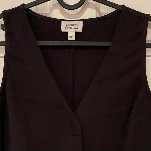 The Drop x Jacey Duprie Black Sleeveless V-Neck Dress - Picture 3 of 4